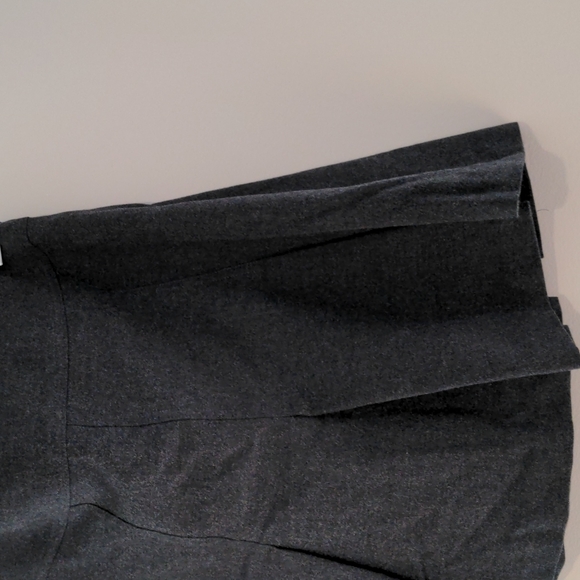 Above the knee charcoal grey pleated skirt 7/8 - Picture 2 of 3